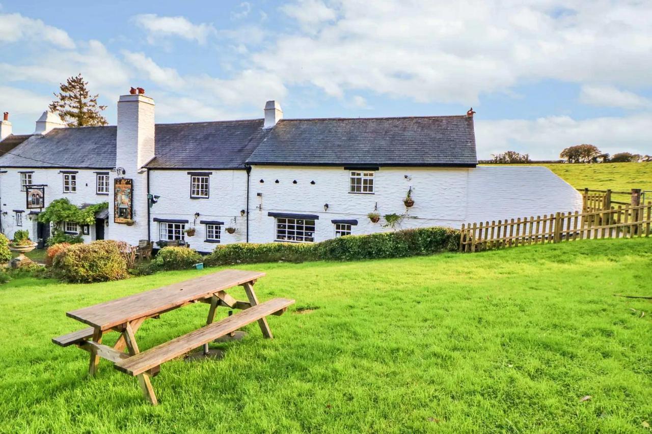 Finest Retreats - The Old Church House Inn Broadhempston Exterior photo